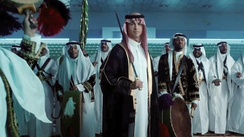 Fotografia dimineții - De ziua națională a Arabiei Saudite, Ronaldo apare într-un material video purtând haine tradiționale saudite