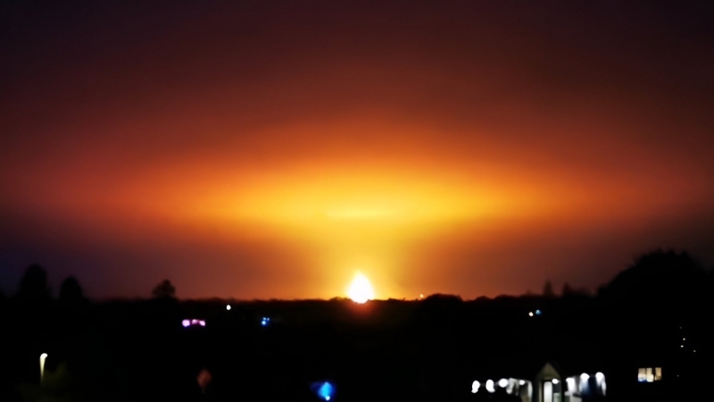O explozie impresionantă a avut loc lângă Oxford dupa ce un fulger a lovit un rezervor de biogaz