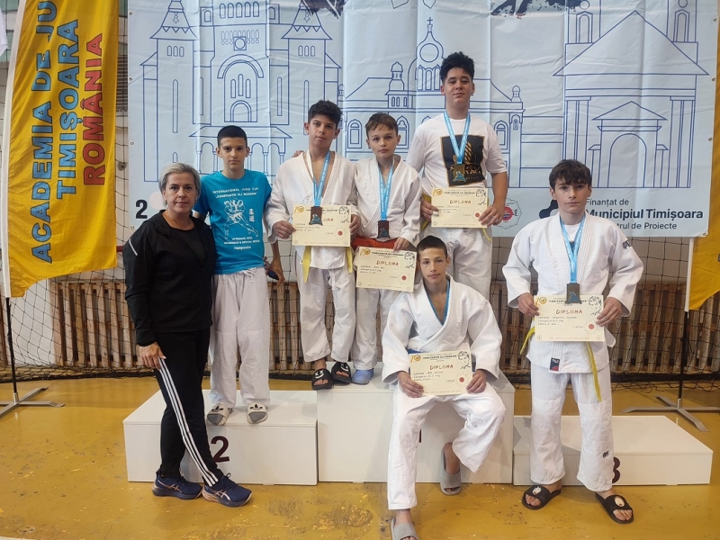Micii campioni ai determinării: Judocanii din Huedin cuceresc tatami-ul la cupa internațională din Timișoara