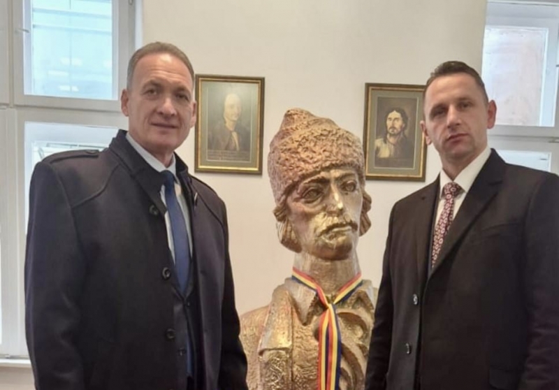 Avram Iancu renaște prin bronz: Dezvelirea bustului ‘Crăișorului Munților’ la Centrul Memorial ‘Avram Iancu’